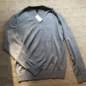 NWT V-neck heathered sweater